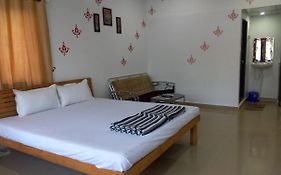 Om Shree Bed And Breakfast