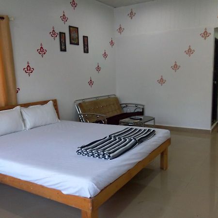 Om Shree Bed And Breakfast Harihareshwar Exterior photo