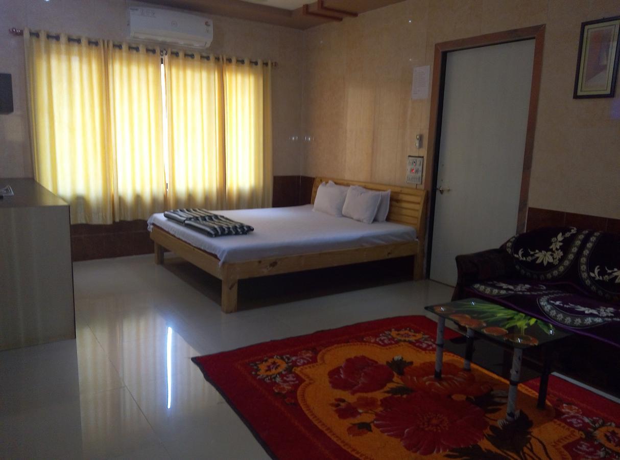 Om Shree Bed And Breakfast Harihareshwar Exterior photo